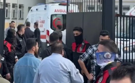 Esenyurt'ta lisede bıçaklı kavga