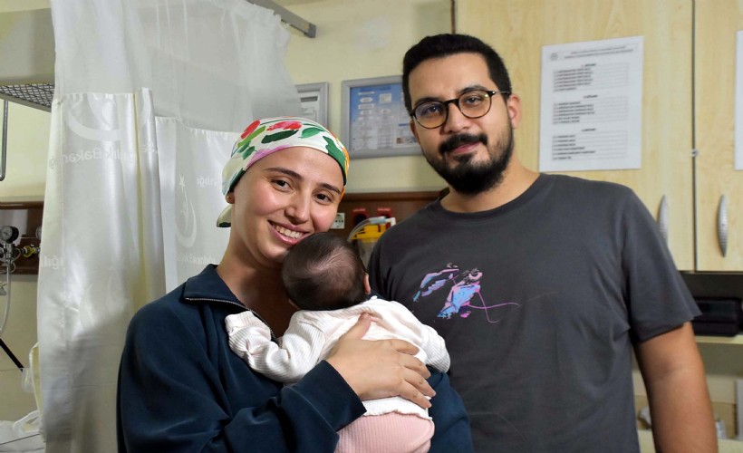 Gebeliğinin 35'inci haftasında kanser olduğunu öğrenen Gamze, bebeğiyle hayata tutundu