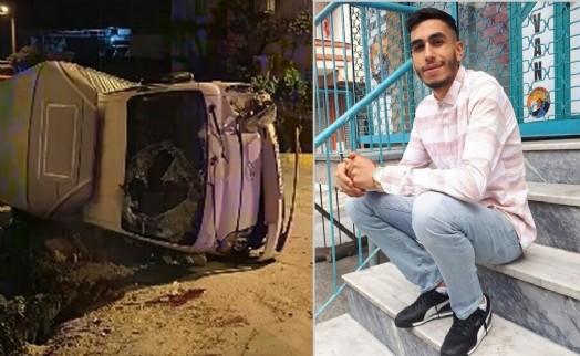 Gece yarısı feci kaza: Direğe çarpan kamyonetten yola savrulan genç kurtarılamadı!