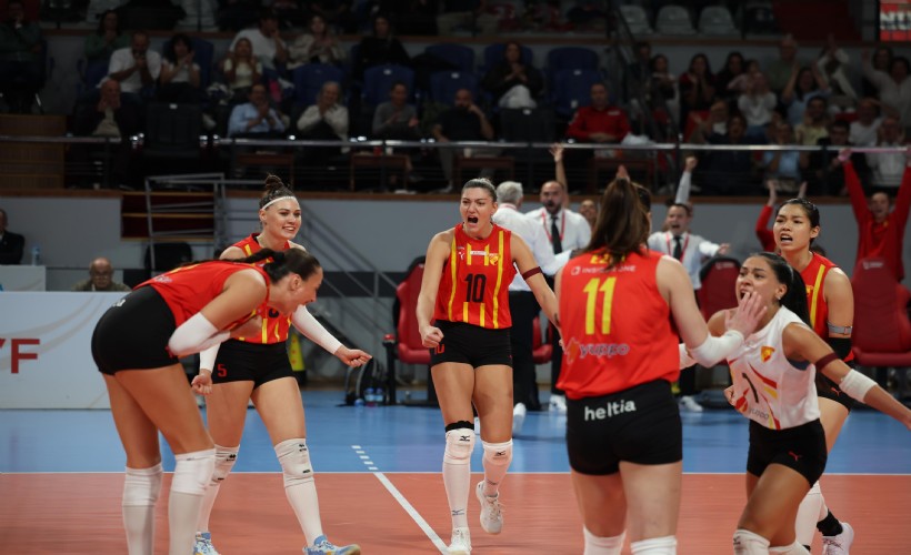 Göztepe'nin Sultanları evinde set vermeden kazandı: Manisa BBSK'yı 3-0 geçti