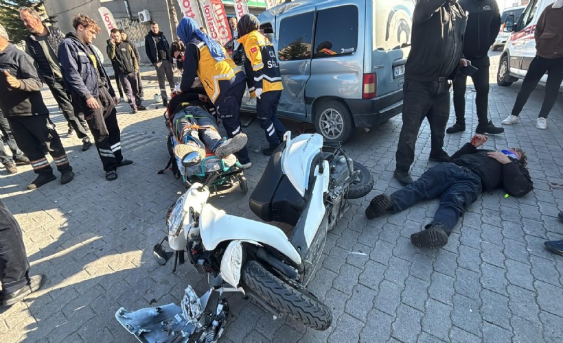 Hafif ticari araç ile motosiklet çarpıştı: 1'i ağır, 2 yaralı