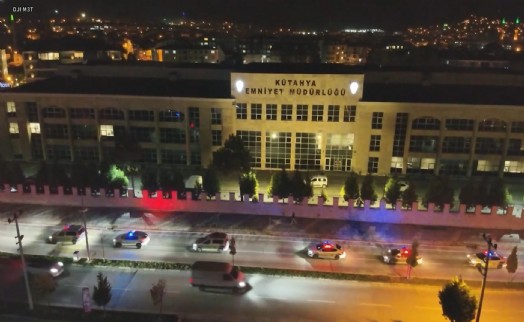 Hesaplarında 14,9 milyar lira işlem hacmi olan yasa dışı bahis şüphelilerine operasyon: 76 gözaltı