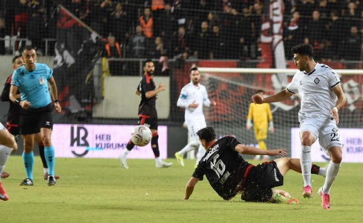 İlk yarıyı önde kapatan Altay ikinci yarı dağıldı!