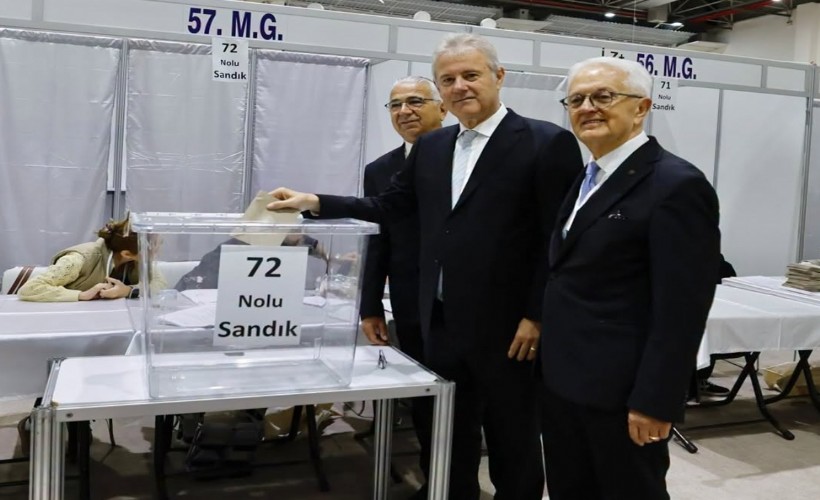 İzmir Ticaret Odası'nda meslek komiteleri için seçim heyecanı: İlk oy Özgener'den