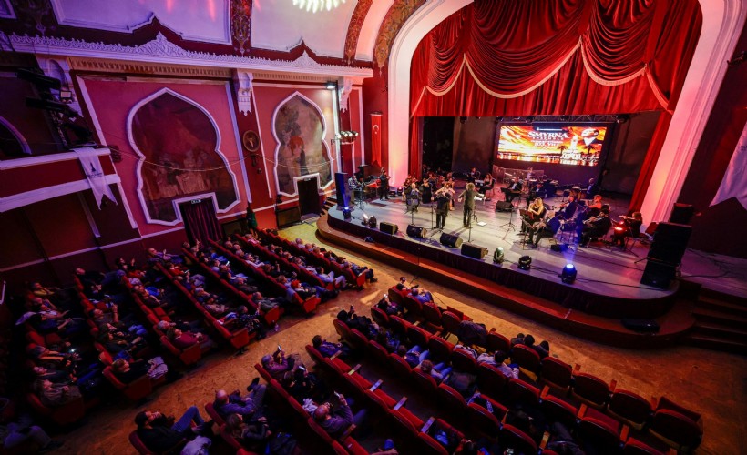İzmir'de Cumhuriyet Bayramı coşkusu Smyrna Ensemble konseriyle başladı