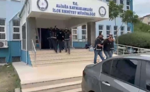 İzmir'in kaçakçılık operasyonu; 15 kişiye adli işlem