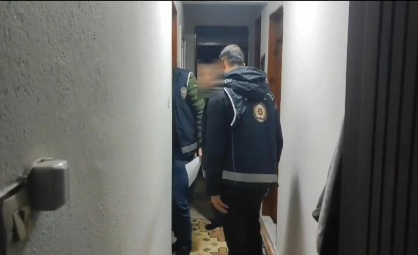 İzmir merkezli tefecilik operasyonu: 13 gözaltı!