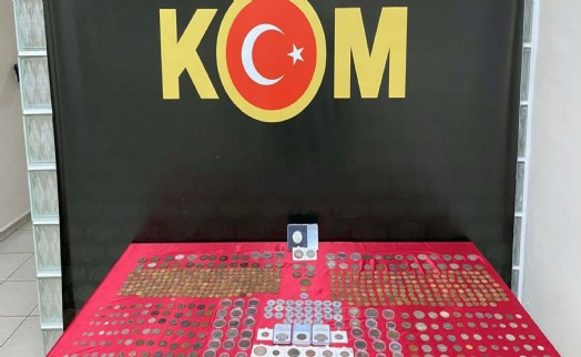 İzmir'de 672 sikke ele geçirildi