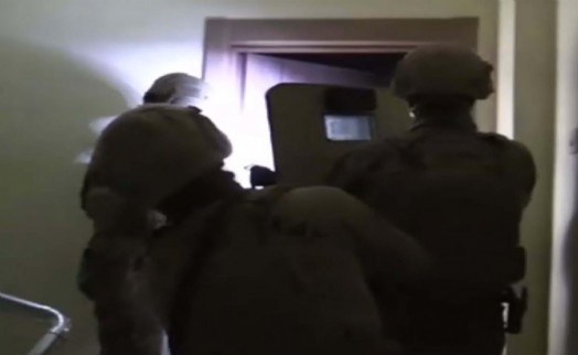 İzmir'de FETÖ operasyonu: 1 gözaltı