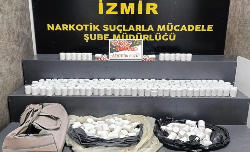 İzmir'de toprağa gömülü binlerce sentetik ecza ele geçirildi; 2 gözaltı