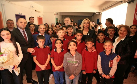 İzmir'den Amasya Ballıdere'ye kütüphane