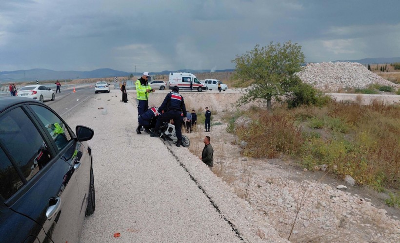 Kamyonun çaprtığı elektrikli bisikletli öldü
