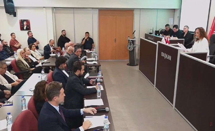 Karşıyaka Meclisi'nde YENİ Parti-AK Parti arasında gergin anlar...