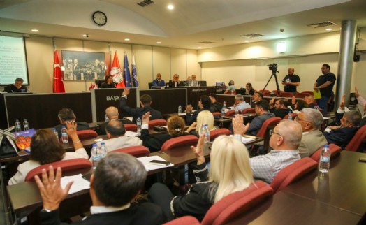 Karşıyaka'da 6.6 milyarlık 2027 bütçesine onay! YENİ Parti'den Tugay'a 'siyasi mefta' çıkışı