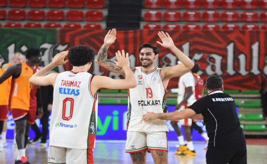 Karşıyaka potada lidere konuk