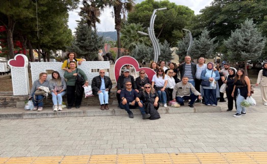Konak Belediyesi'nden gaziler ve şehit ailelerine anlamlı gezi