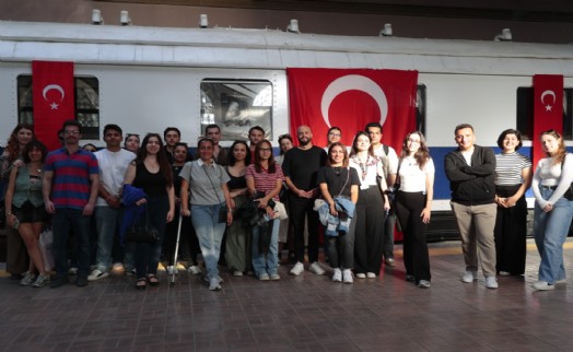 Konaklı gençler Yerel Tarih Gezisiyle Alsancak'ı keşfe çıktı