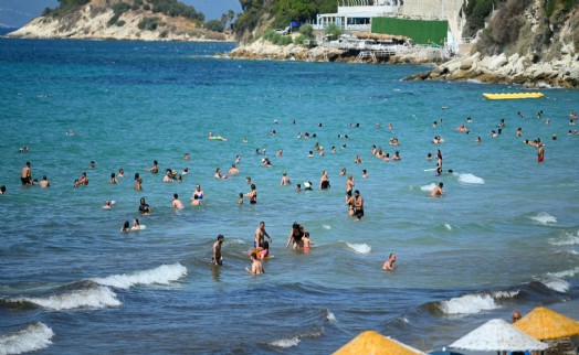 Kuşadası'nda ‘sarı yaz' bereketi: Otellerde doluluk yüzde 70'i aştı