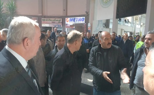 Manisa Otogarı karıştı! Girişler otobüslerle kapatıldı