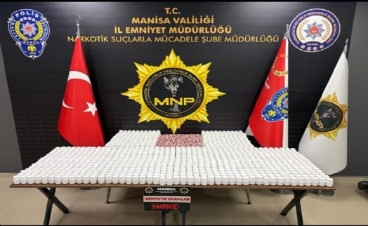Manisa'da zehir tacirlerine darbe: 57 bin sentetik ecza ele geçirildi