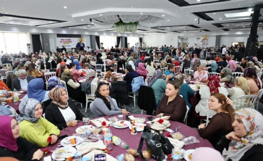Menemen'de Çiftçi Kadınlar Günü'ne ‘özel' kutlama