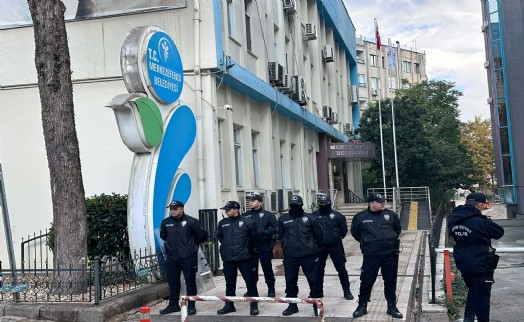 Merkezefendi Belediyesi operasyonunda 3 şüpheli adliyede, Başkan Doğan'ın işlemleri sürüyor