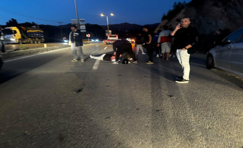 Motosikletin çarptığı yaya hayatını kaybetti: O anlar kamerada