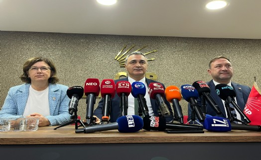 Müslim Sarı'dan çifte çıkış: 'Tugay neden aday yapıldı?', 'Soyer tahliye edilmeli'