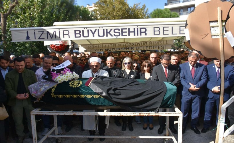 Nişanlısının öldürdüğü Özge, tabutuna konulan avukat cübbesiyle son yolculuğuna uğurlandı