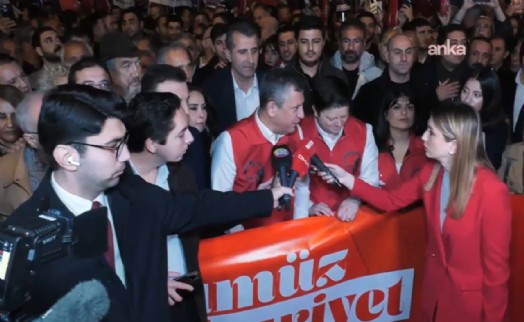 Özel, Kadıköy'deki Cumhuriyet Yürüyüşü'nde: 'Bize ne büyük bir emanet bıraktıkları her geçen gün daha iyi anlaşılıyor'