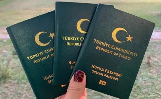 Özel okul öğretmenlerine yeşil pasaport yolu: Yeni kanun teklifi Meclis'in gündeminde