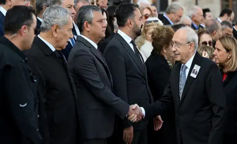 Özel ve Kılıçdaroğlu yine tokalaştı!