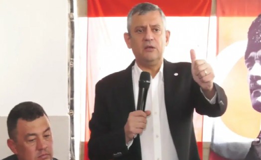 Özgür Özel Bursa'da üzüm üreticileriyle buluştu: 'Size ant olsun ki yüzünüzü güldüreceğiz'