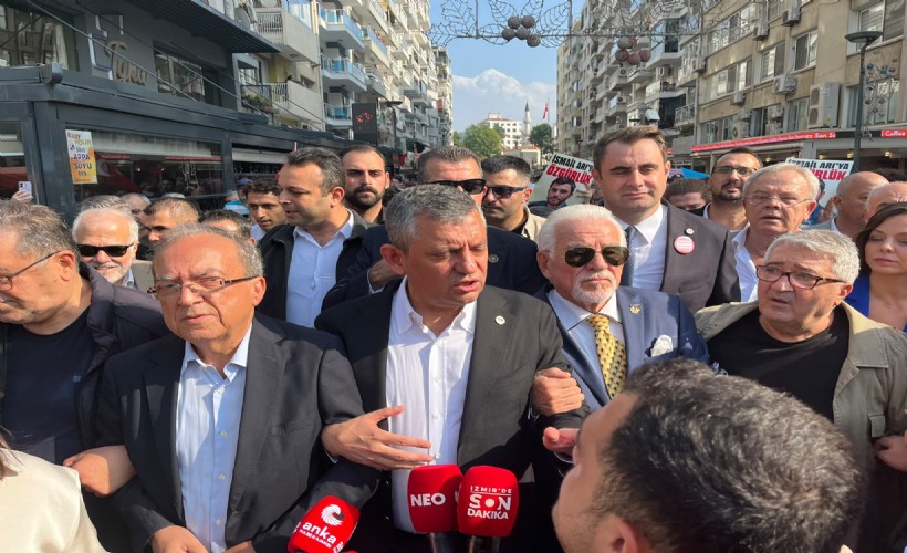 Özgür Özel basın emekçilerine İzmir’den destek verdi