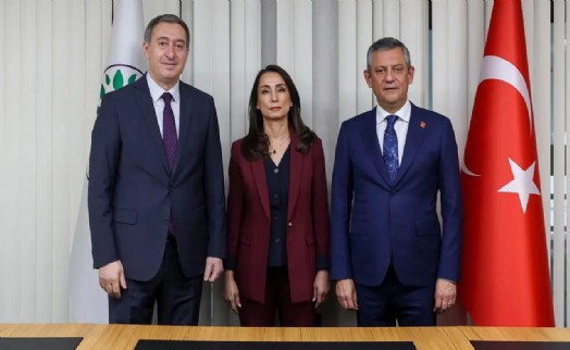 Özgür Özel, bugün DEM Parti heyetiyle görüşecek