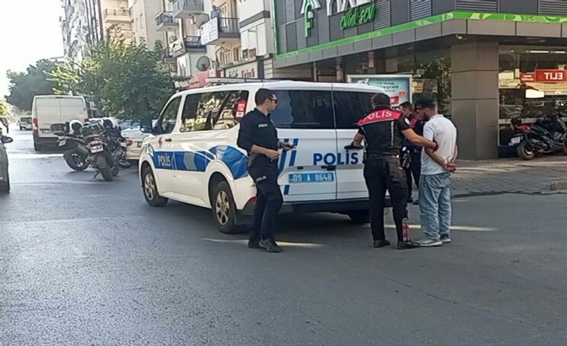 Polisin 'dur' ihtarına uymayan motosikletteki 2 şüpheli gözaltına alındı
