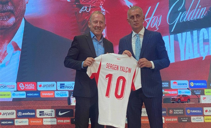Sergen Yalçın, A Milli Takım'a imzayı attı: 'Çok güzel günler bizi bekliyor'