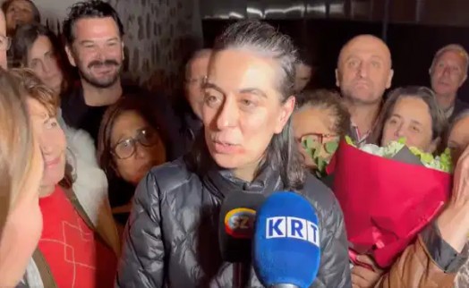 Tahliye edilen Sinem Dedetaş'tan ilk açıklama: Çalışma arkadaşlarımız içeride, yarım sevinebiliyoruz