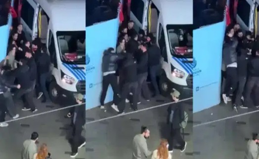 Taksim'de Soma protestosu: Gençler polis müdahalesiyle gözaltına alındı