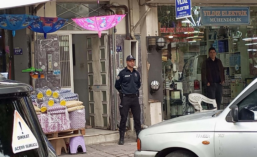 Eski sevgilisini tabancayla başından vurdu