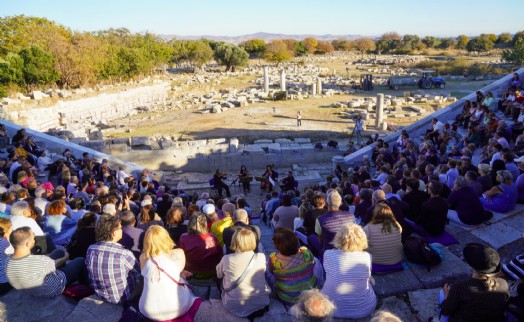 Teos Antik Kenti’nde tarih ve sanatın büyüleyici buluşması