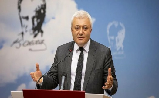 Tuncay Özkan'dan Cemil Tugay'a zehir zemberek sözler: 'Döneklik tarihinin köşe taşının adı Cemil oldu'