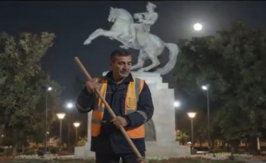 YENİ Parti İzmir'in 29 Ekim'e özel Kurtuluş Yolunda Süvari Atatürk videosu çok beğenildi