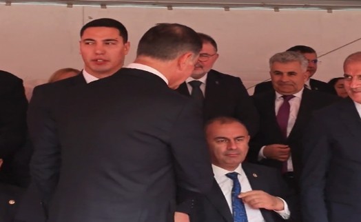 YENİ Partili vekillerden AK Partili Tugay'a protesto: Yok saydılar!