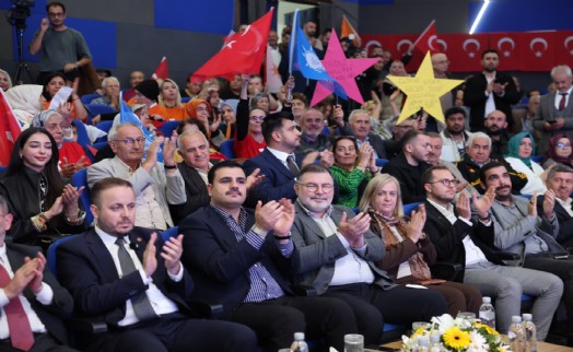 AK Partili Saygılı'dan Buca'da mesaj: 'Siyaset yalnızca konuşmak değil, sorumluluk almaktır'