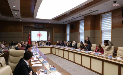 15 yaş altına sosyal medya yasağı Meclis'ten geçti