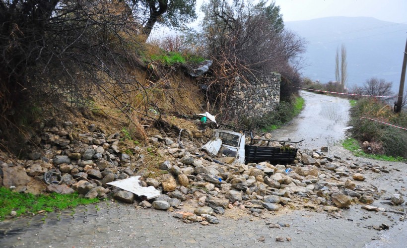 Çöken istinat duvarının altında feci son