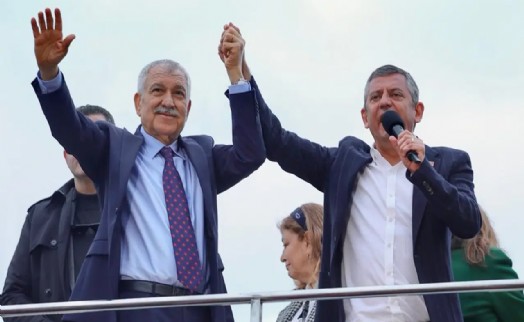 Adana'da buluşma mitinge dönüştü: Özel'den 'Zeydan Karalar' çağrısı