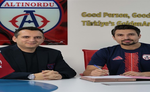 Altınordu Hamza'yı aldı