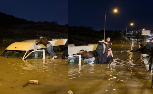 Aydın'da suya gömülen minibüsteki 20 yolcu kurtarıldı